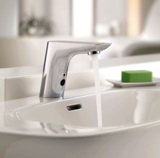 Электронный смеситель для раковины Kludi Balance хром 5210005