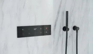 Электронный смеситель-термостат для душа Kludi Tronic 38310G1-00 чёрный