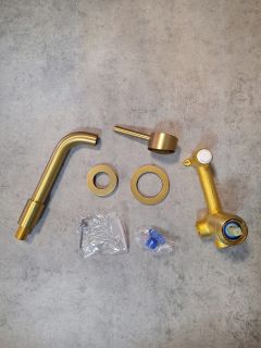 Смеситель для раковины AltroBagno Metropoli 010505 OrSp золото матовое