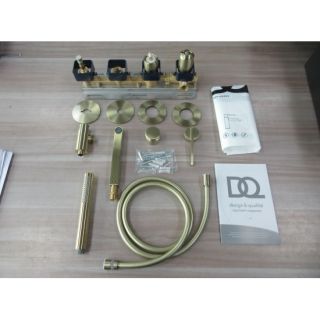 Смеситель для ванны настенный 4 отверстия DQ Bonn мат.золото (DA1704807)