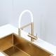 Смеситель для кухни Gappo G4397-83 с подключением фильтра питьевой воды и гибким изливом золото/белый