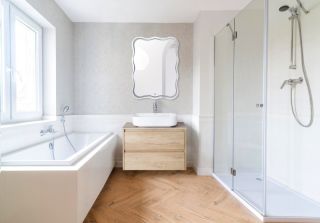 Зеркало BelBagno с LED-подсветкой и сенсорным управлением SPC-OND-600-800-LED-TCH