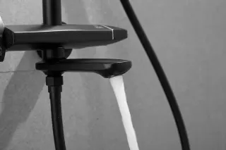 Душевая стойка Rose R3996H с термостатом чёрный матовый